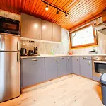 Alpehytte In Leuze For 5 Person Somme-Leuze