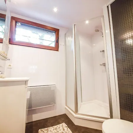 In Leuze For 5 Person * Somme-Leuze