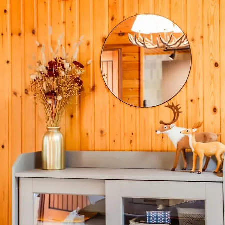 In Leuze For 5 Person شاليه