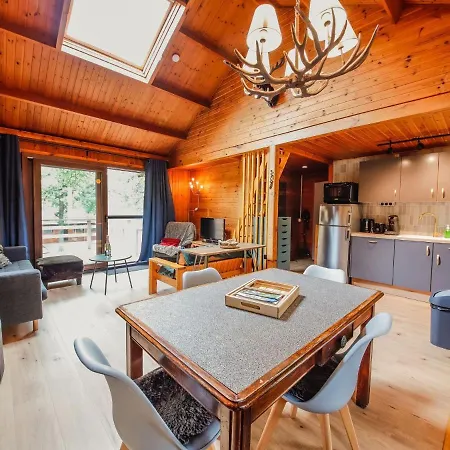 In Leuze For 5 Person شاليه