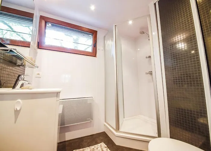 In Leuze For 5 Person * Somme-Leuze